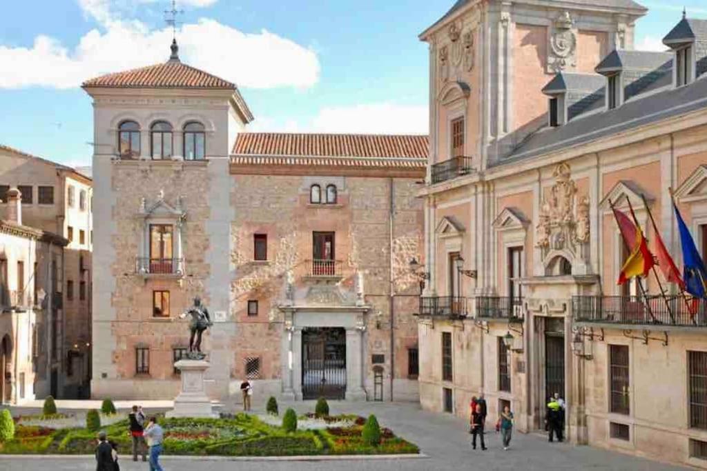 El Apartamento En Opera Palacio Real Мадрид Екстер'єр фото